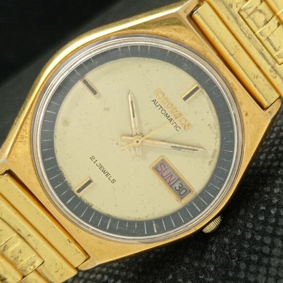 Vintage 1985 Citizen Automatic Mens Gold Watch W/daydate & Black accents